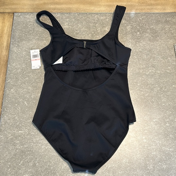 Jantzen Solid Black U-Neck Chlorine Resistant 1-Piece Swimsuit NWT Size 10 - Picture 3 of 8